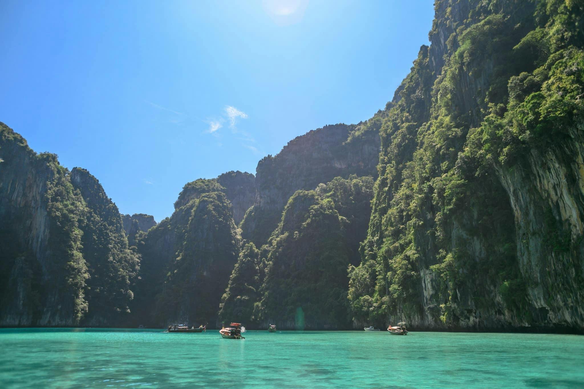Phi Phi Island, Bamboo Island and Sunset Maiton Island by Seanery Speed Catamaran Thrillark