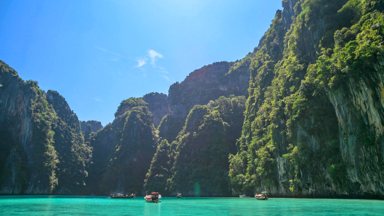 Phi Phi Island, Bamboo Island and Sunset Maiton Island by Seanery Speed Catamaran Thrillark