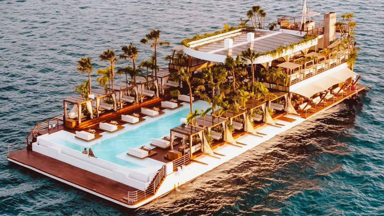 Hype Luxury Boat Experience Ticket