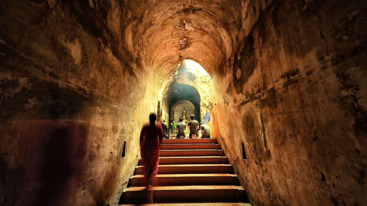 Chiang Mai: Doi Suthep and Wat Umong Enchanting Evening Tour Ticket