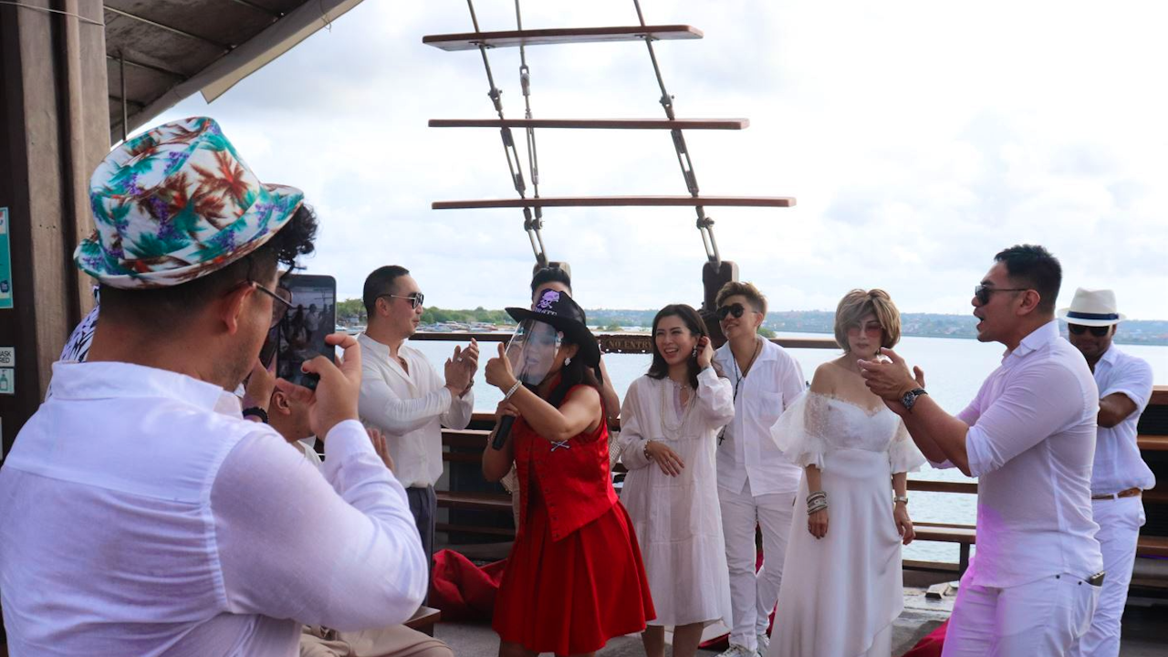 Bali Pirate Dinner Cruise Category