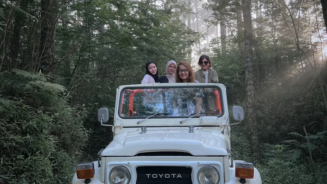 4WD Land Rover Safari at Munduk Wilderness Location