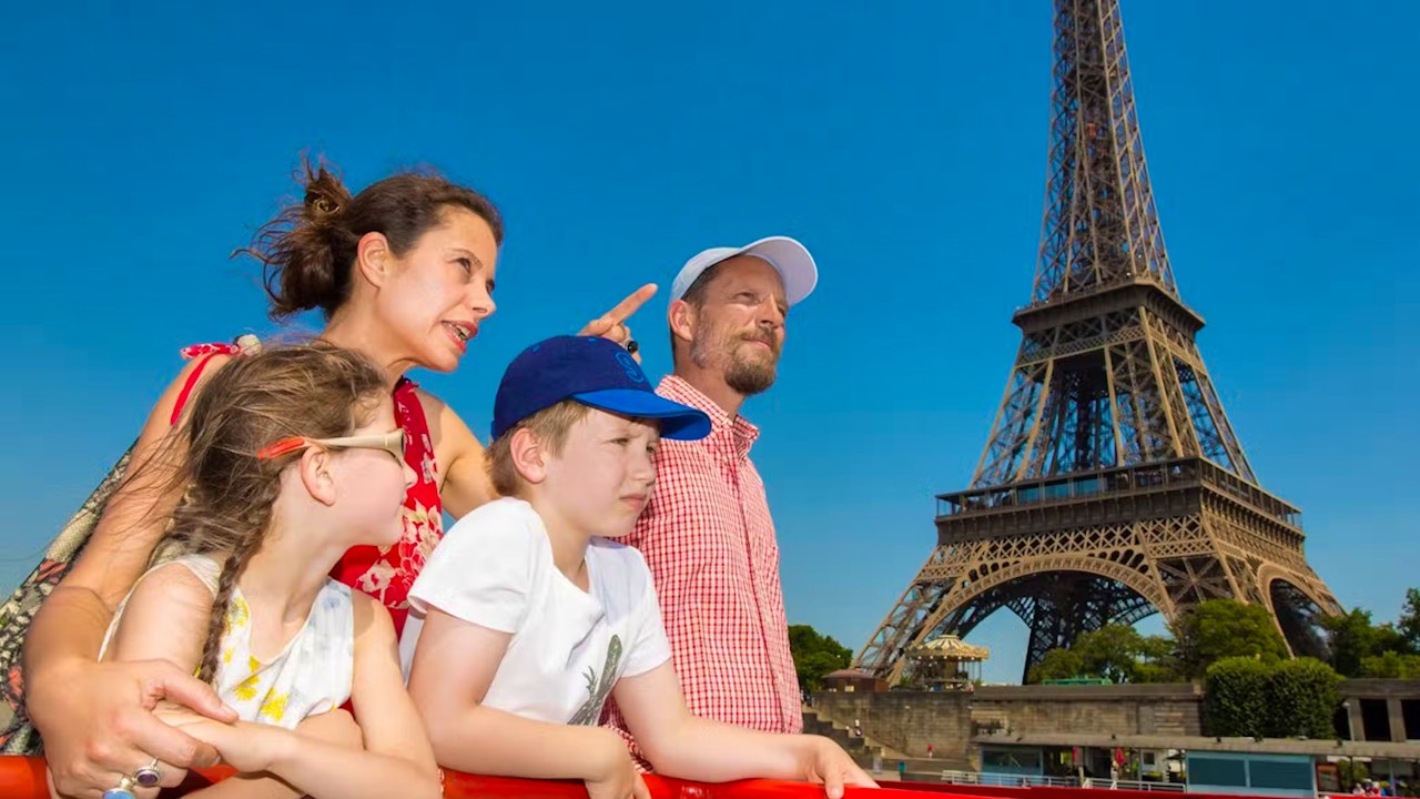 Louvre Museum: Entry Ticket + Seine River Cruise Price