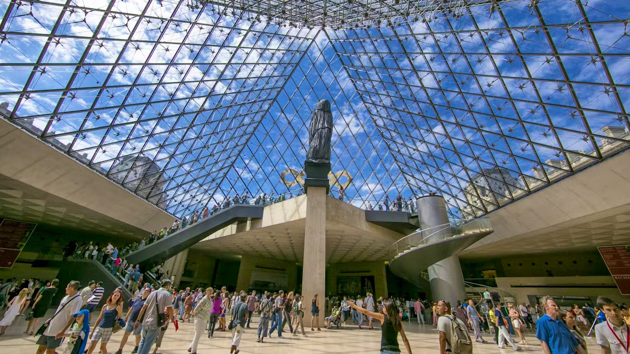 Louvre Museum: Entry Ticket + Seine River Cruise Location