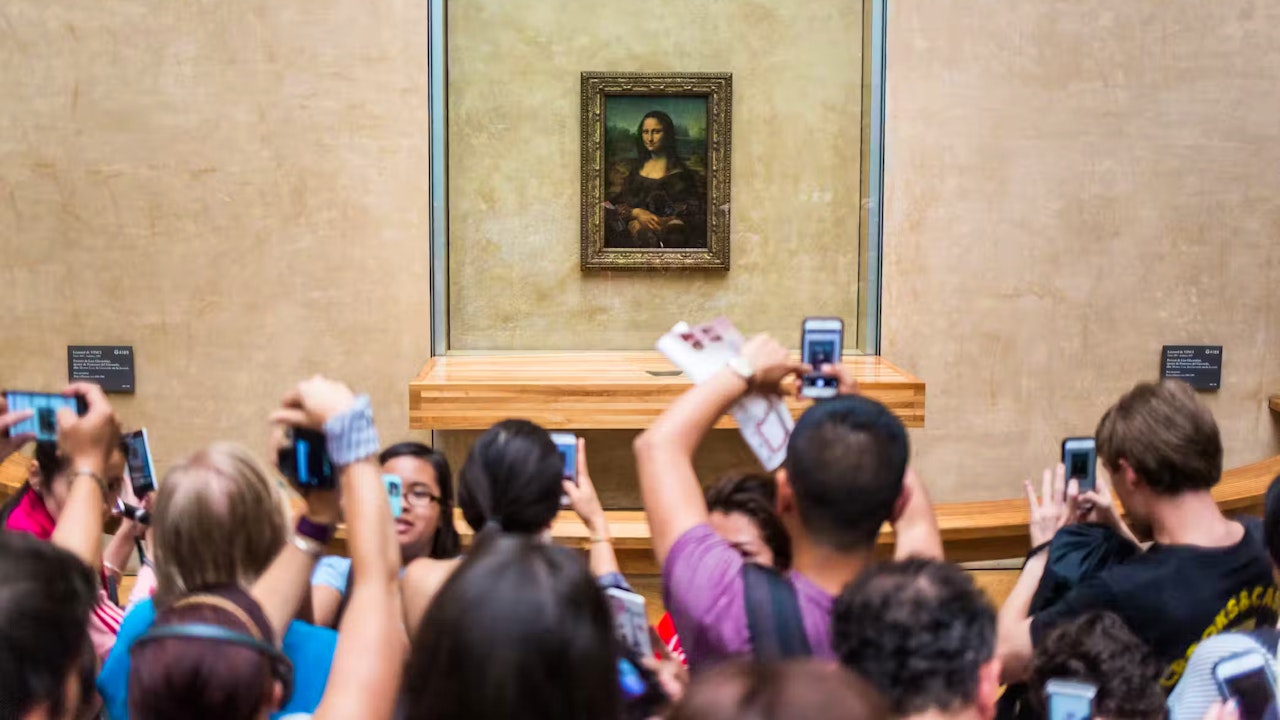 Louvre Museum: Entry Ticket + Hosted Access to Mona Lisa