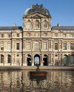 Louvre Museum: Entry Ticket + Hosted Access to Mona Lisa