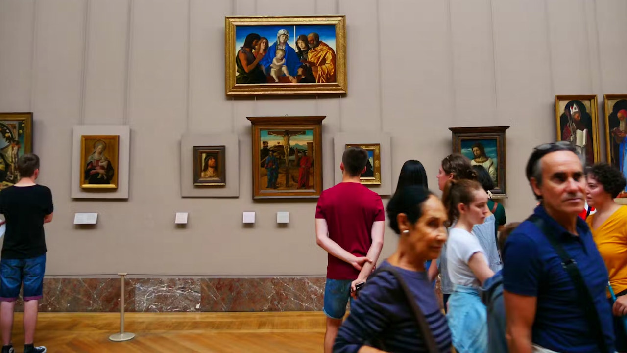 Louvre Museum: Entry Ticket + Hosted Access to Mona Lisa Price