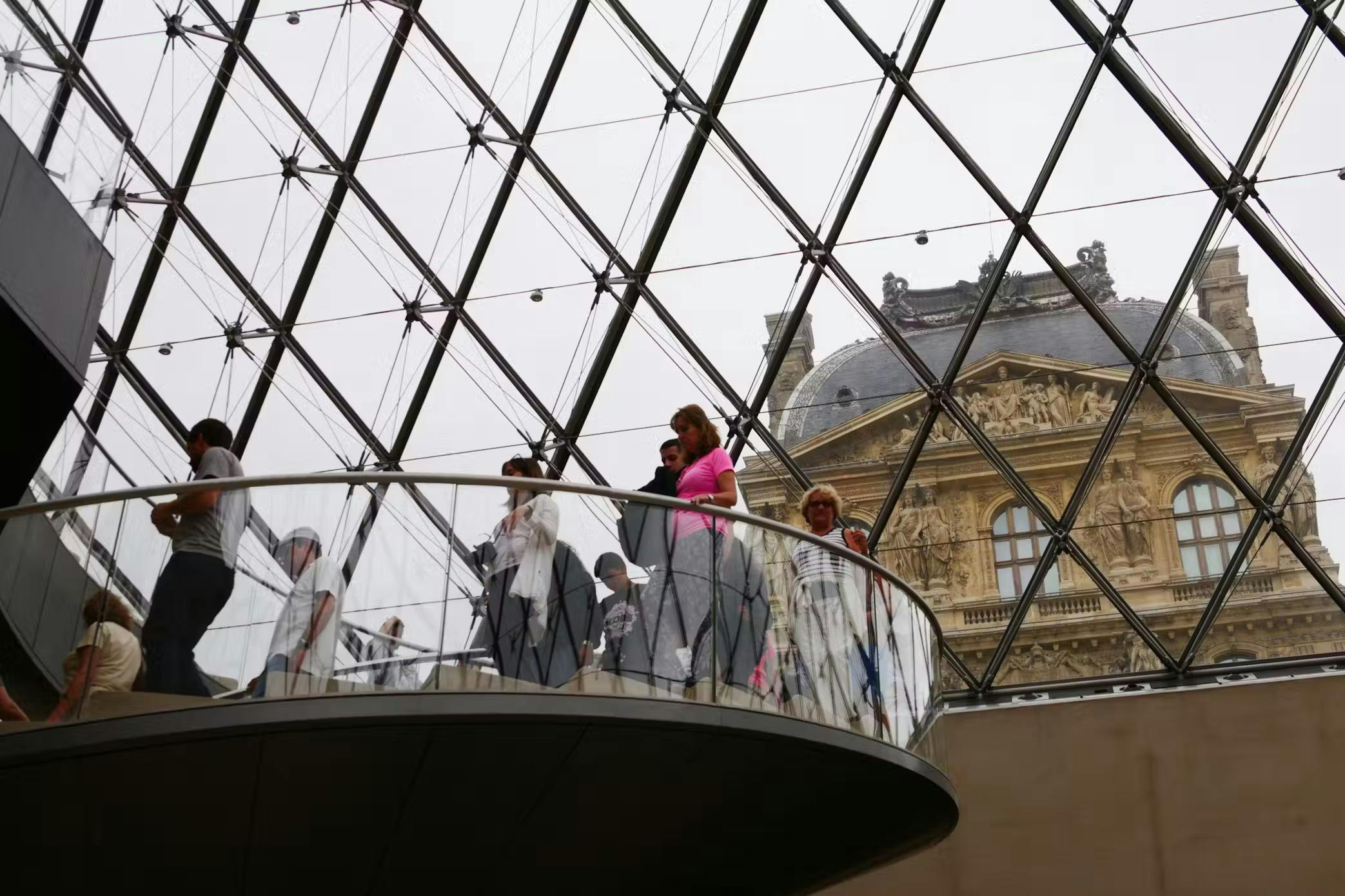 Louvre Museum: Fast Track Ticket + Hosted Access to Mona Lisa Ticket