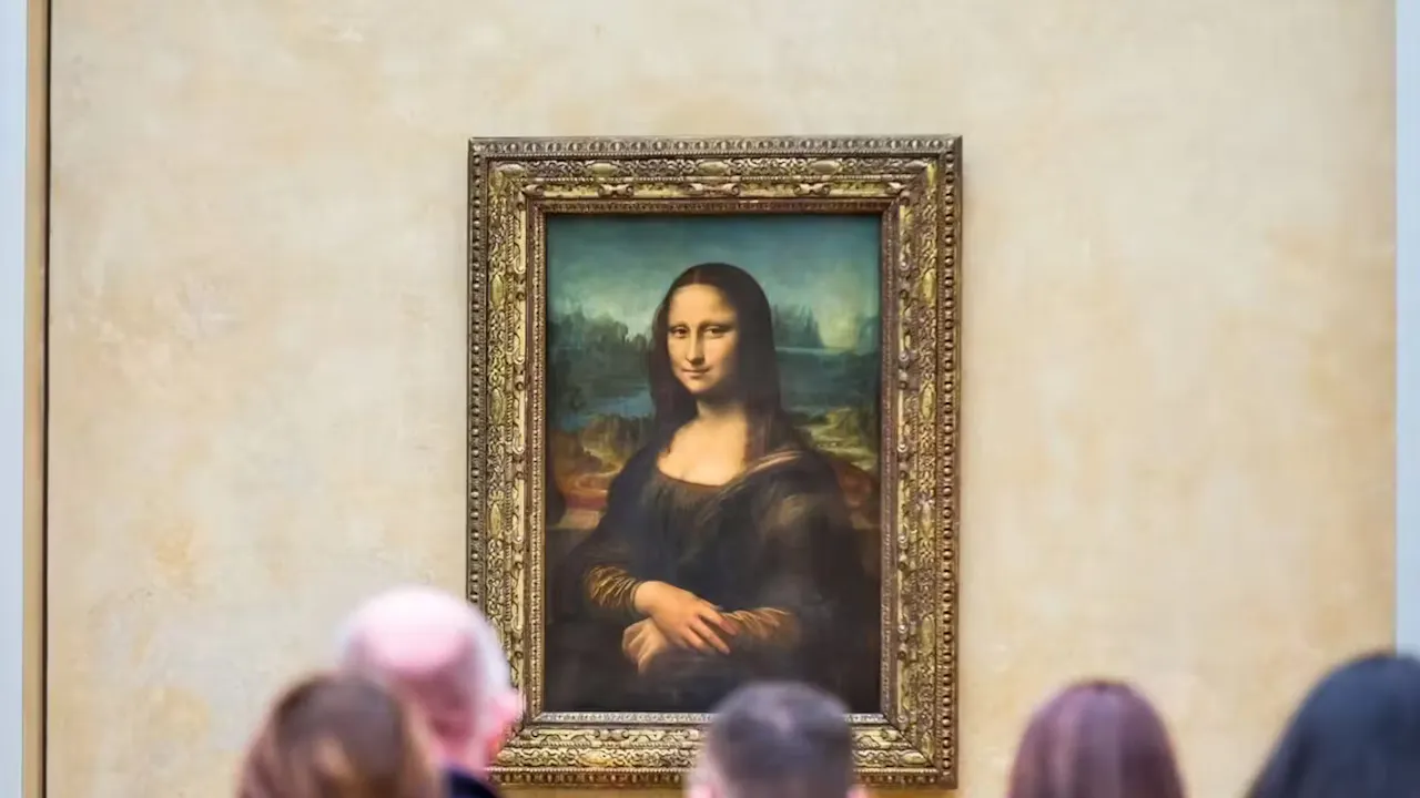 Louvre Museum: Fast Track Ticket + Hosted Access to Mona Lisa Discount