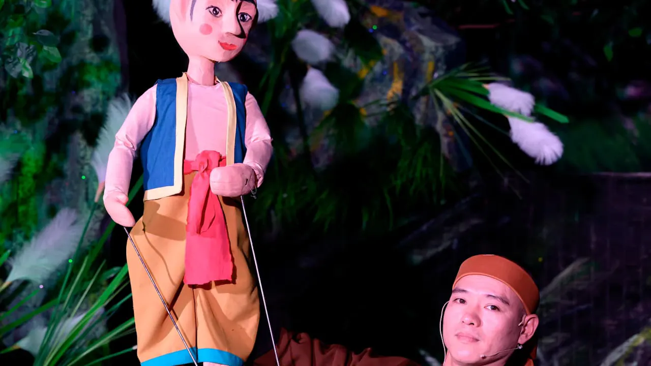 Thang Long Water Puppet Show in Hanoi