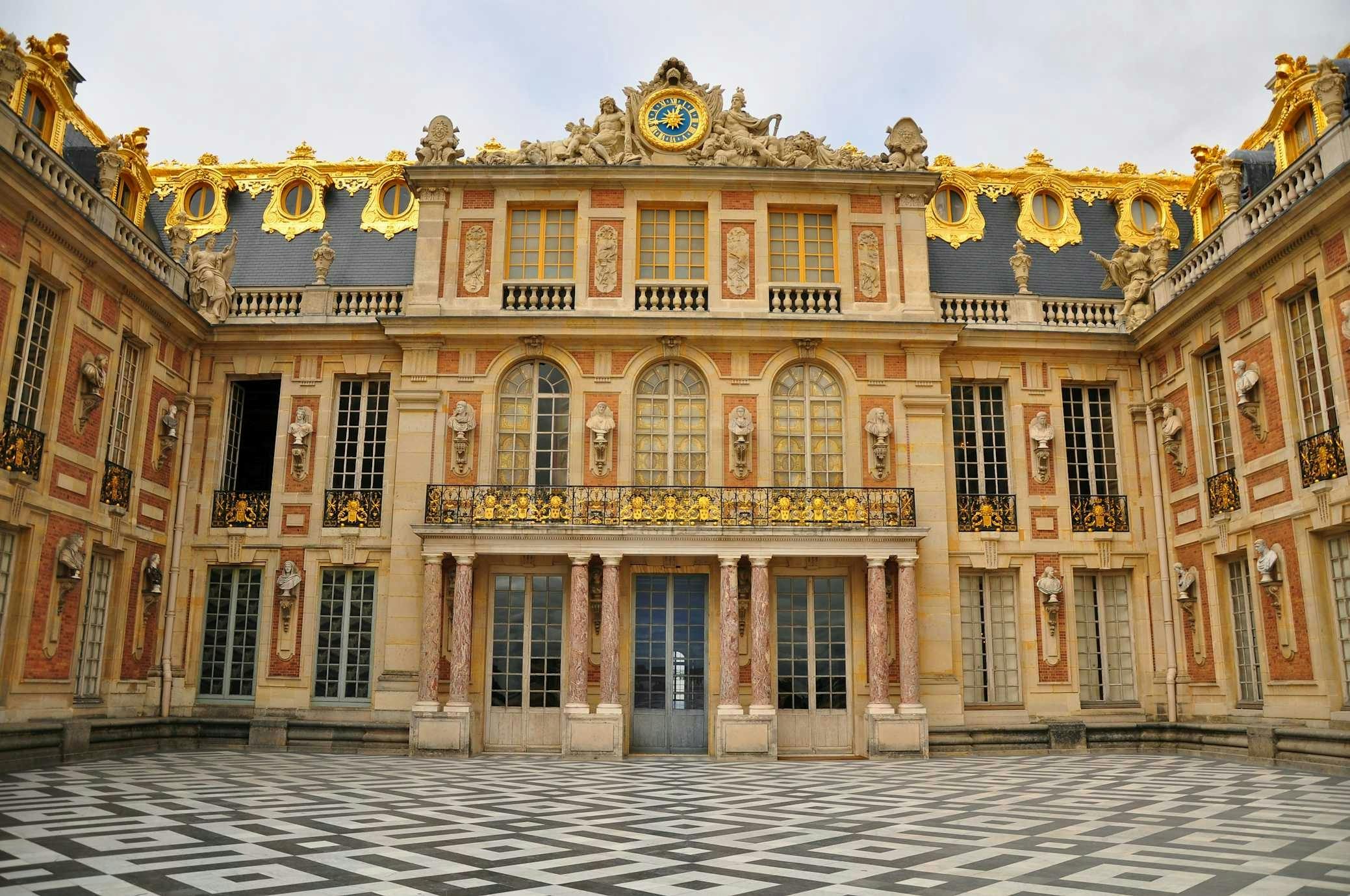 Palace of Versailles Entry Ticket + Gardens + Estate of Trianon Discount