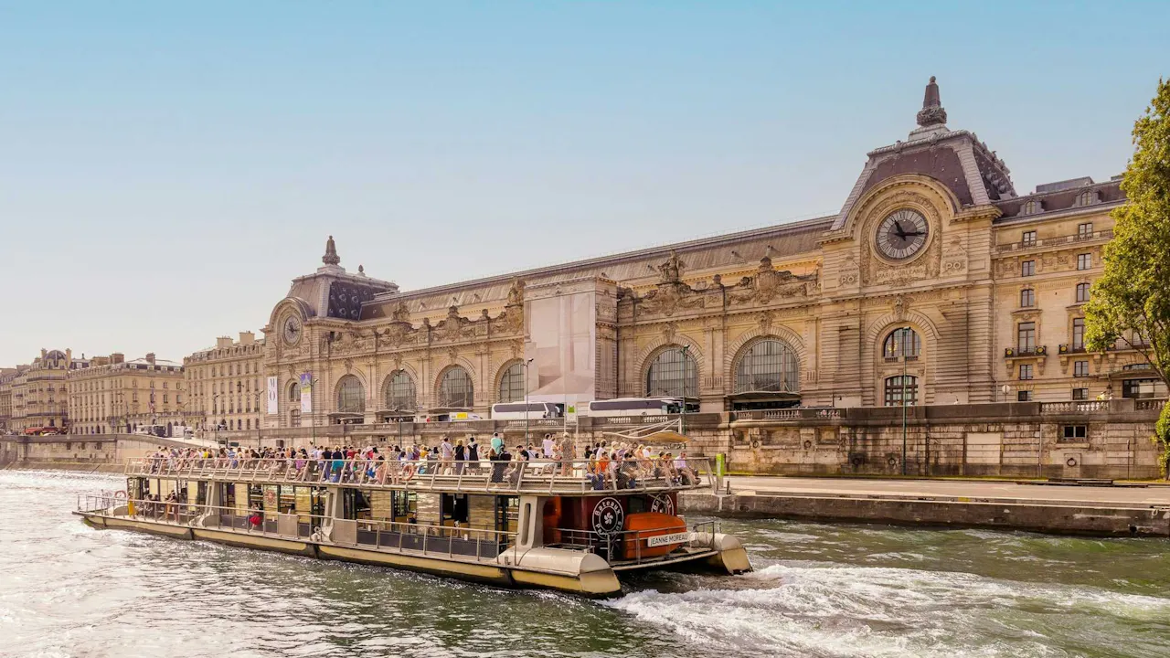 Seine River Sightseeing Cruise from the Eiffel Tower Price