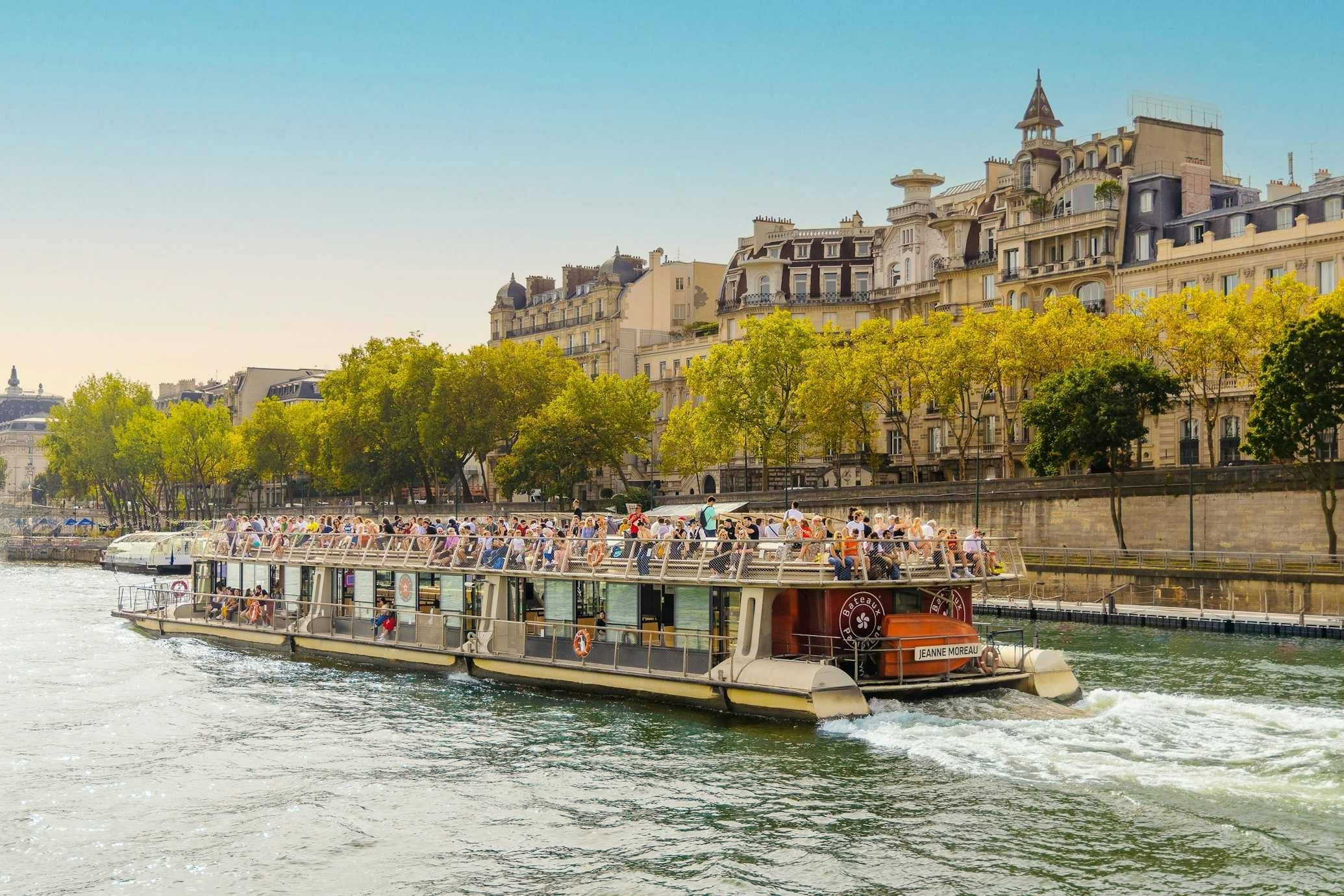Seine River Sightseeing Cruise from the Eiffel Tower Ticket