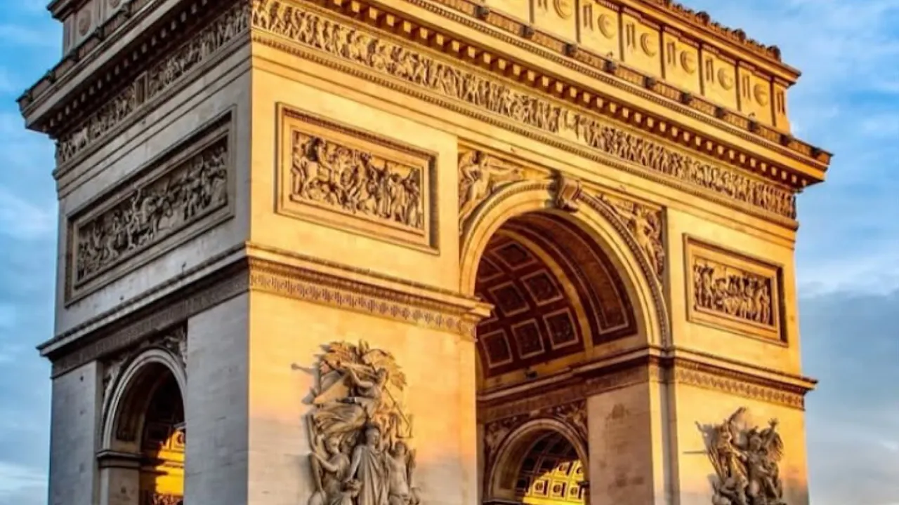 Arc de Triomphe Entry ticket + Rooftop Access Thrillark