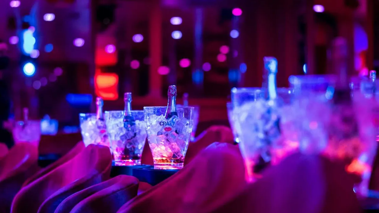 Crazy Horse Paris Show Ticket Price