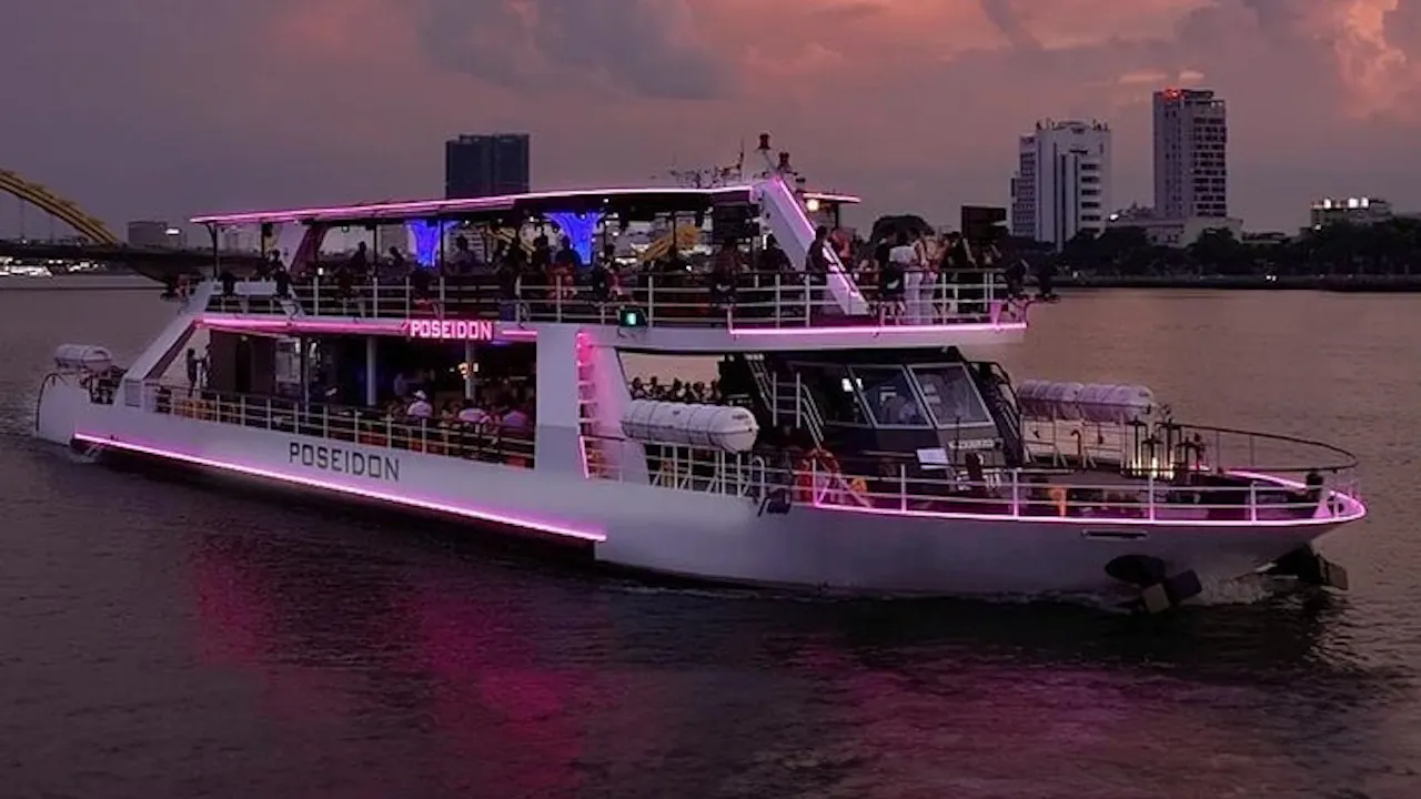 Han River Night by Poseidon Cruise Thrillark