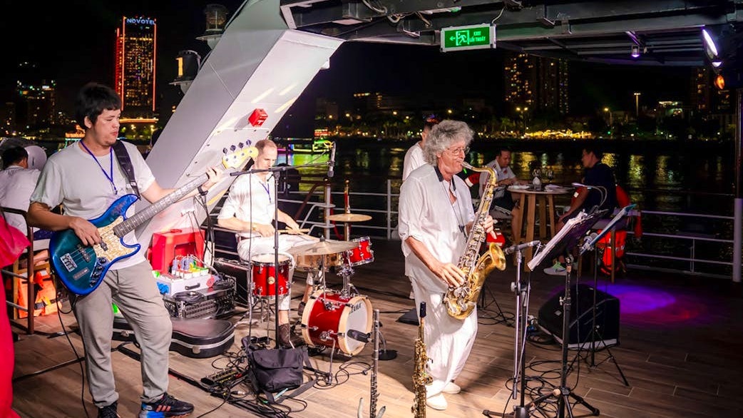 Han River Night by Poseidon Cruise Category