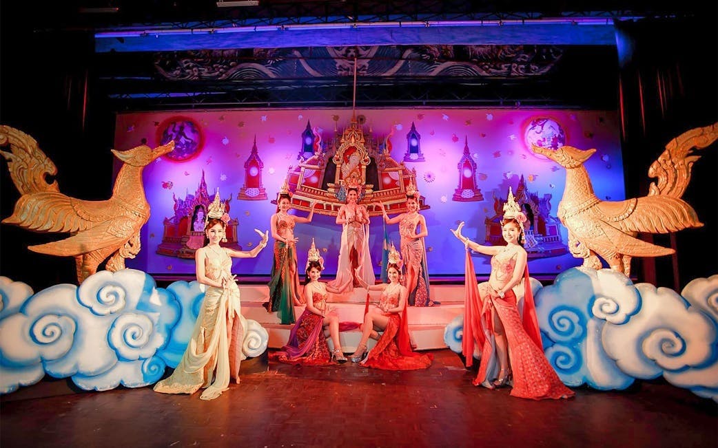 Combo: Golden Dome Cabaret Show and Sea Life Bangkok