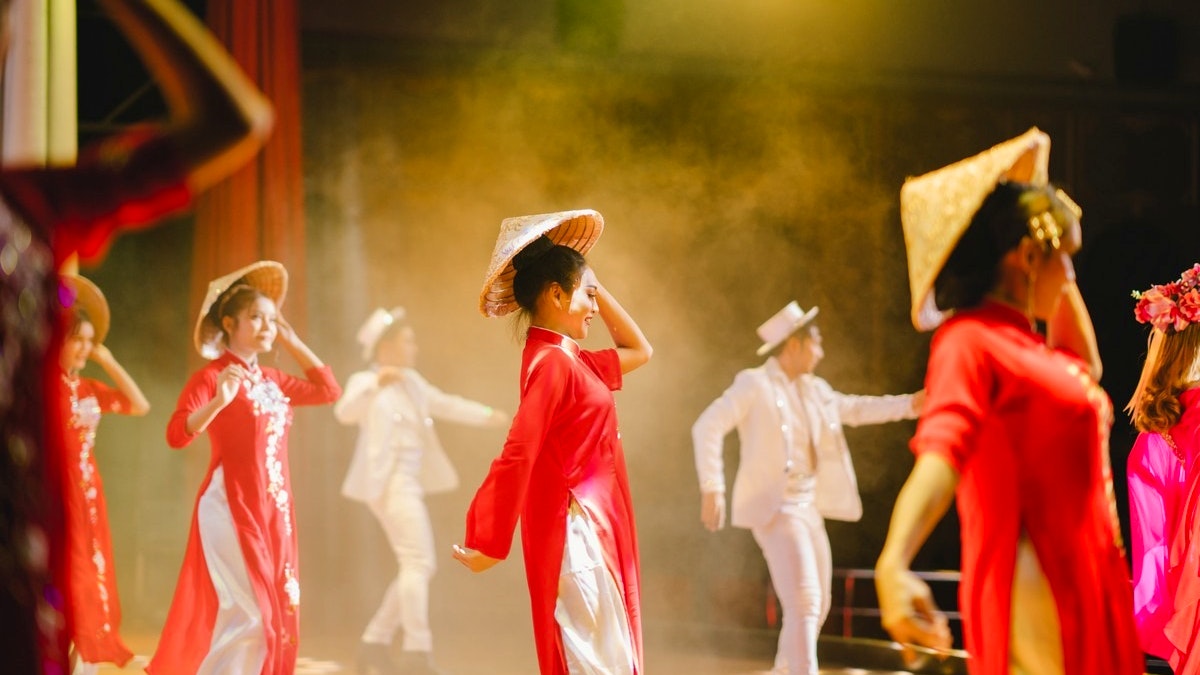 Combo: Golden Dome Cabaret Show and Ancient City Location