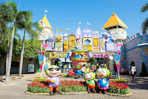 Dream World Bangkok and Mahanakhon SkyWalk Combo Ticket