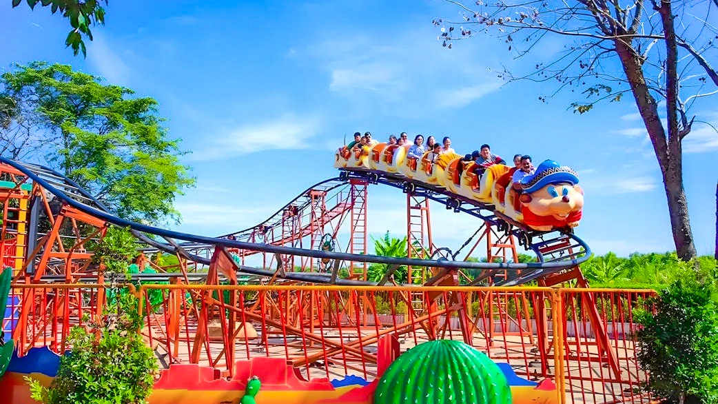 Dream World Bangkok and Mahanakhon SkyWalk Combo Ticket Ticket