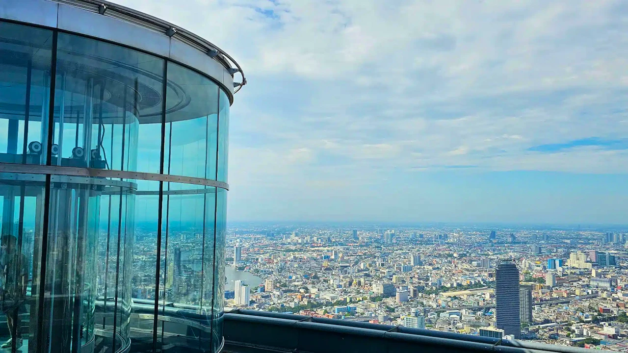 Dream World Bangkok and Mahanakhon SkyWalk Combo Ticket