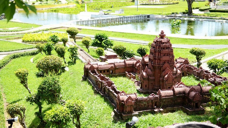 Pattaya Dolphinarium and Mini Siam Pattaya Combo Ticket Thrillark