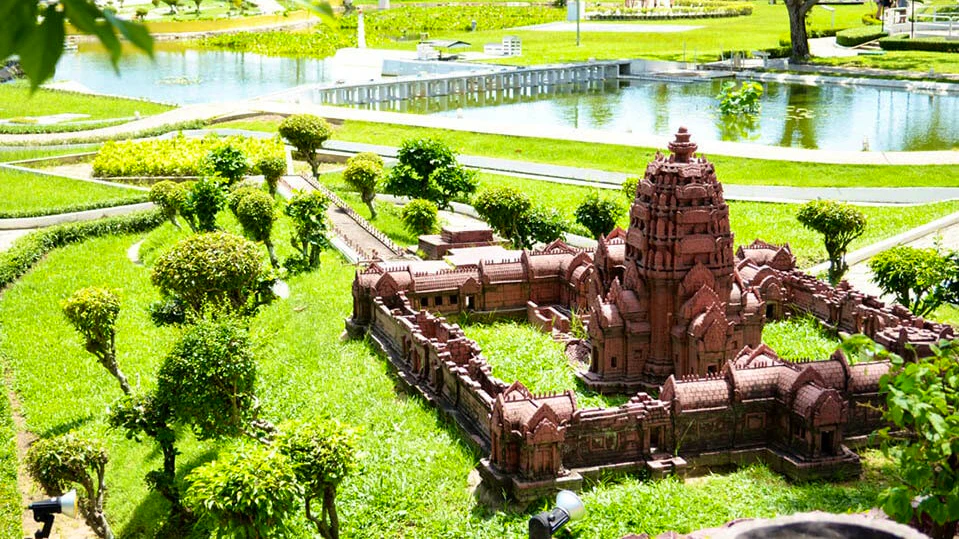 Pattaya Dolphinarium and Mini Siam Pattaya Combo Ticket Thrillark