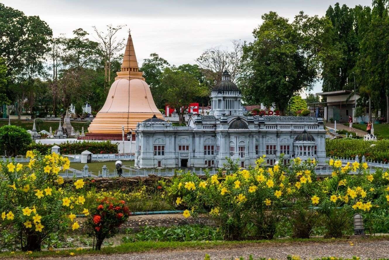 Pattaya Dolphinarium and Mini Siam Pattaya Combo Ticket 