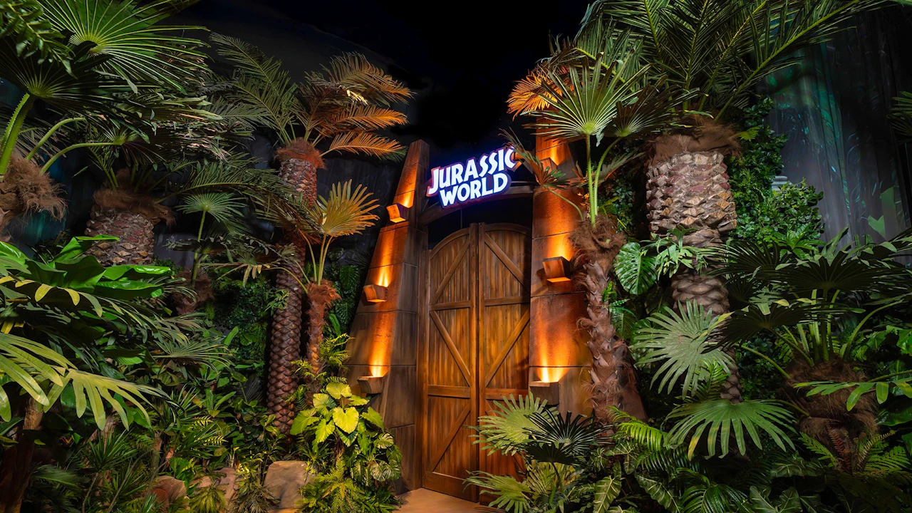 Jurassic World and Sea Life Bangkok Combo Tickets