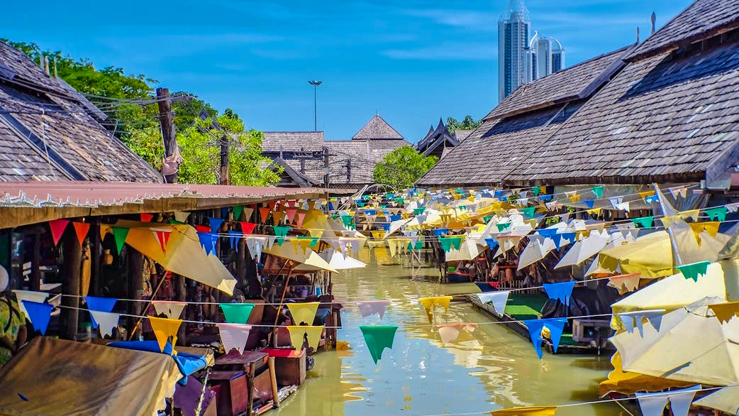 Underwater World Pattaya with Floating Market Combo Tickets