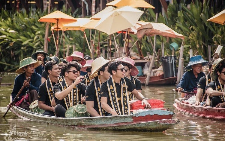 Combo: Underwater World Pattaya and Pattaya Floating Market with Rowing Admission Tickets 