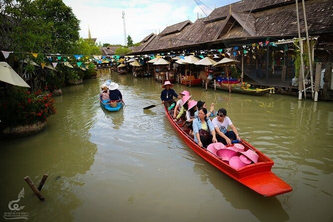 Combo: Underwater World Pattaya and Pattaya Floating Market with Rowing Admission Tickets 