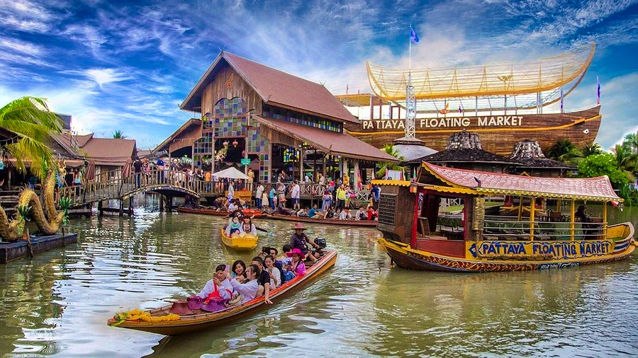 Combo: Underwater World Pattaya and Pattaya Floating Market with Rowing Admission Tickets Category