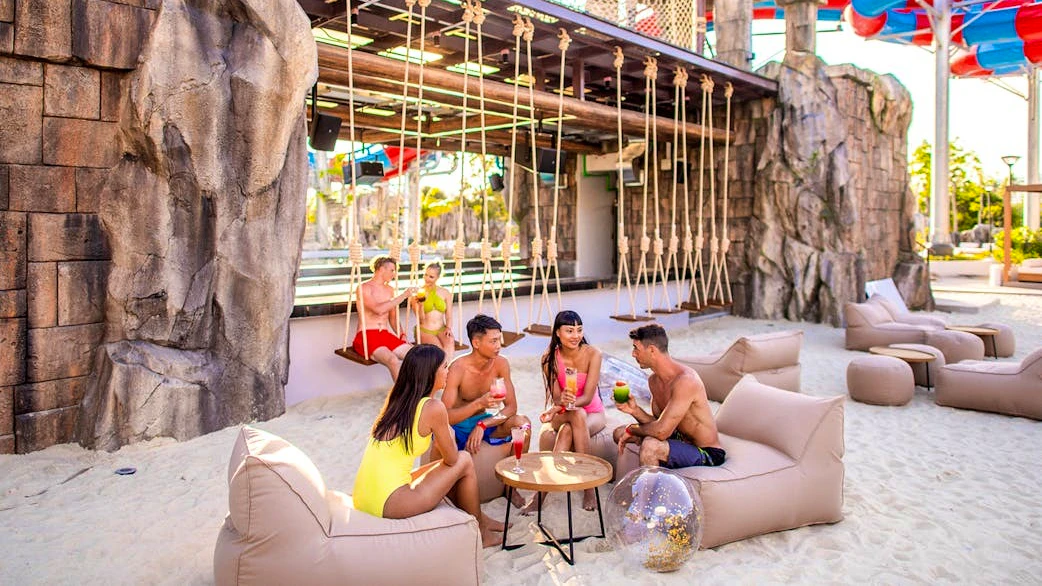 Combo: Andamanda Phuket and Aquaria Phuket Location