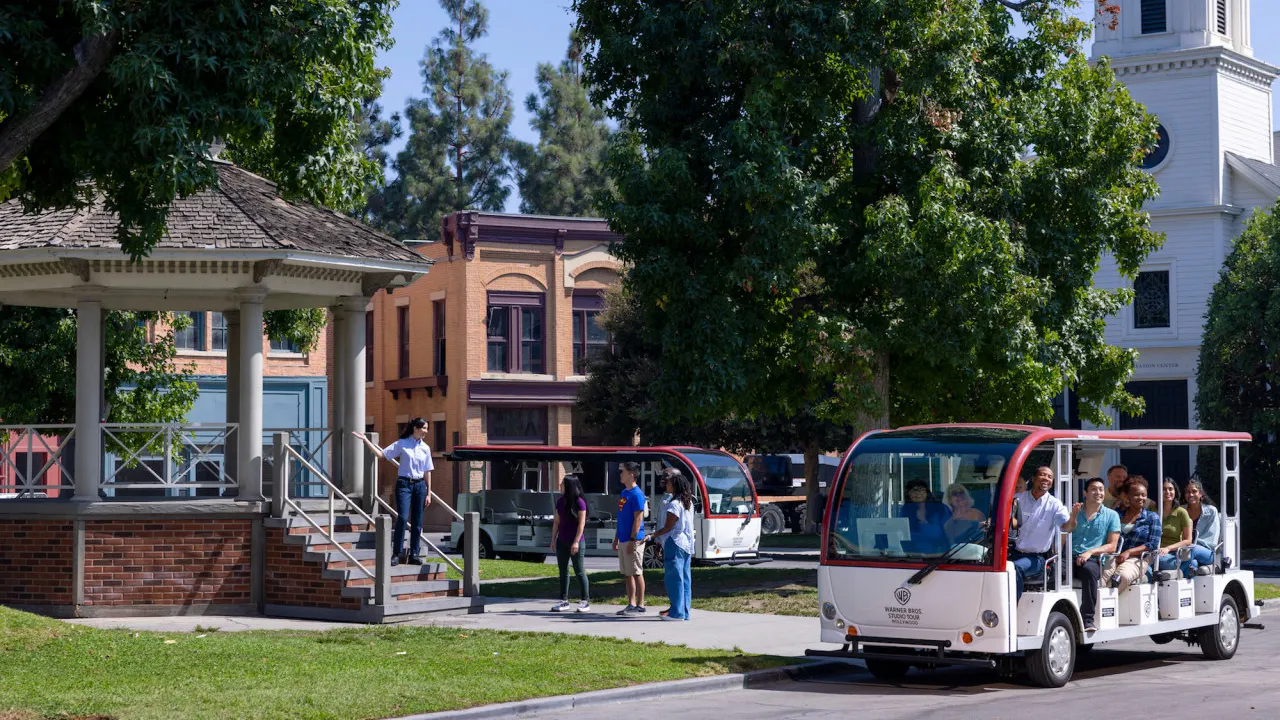 Warner Bros. Studio Tour Hollywood: Guided Tour Thrillark