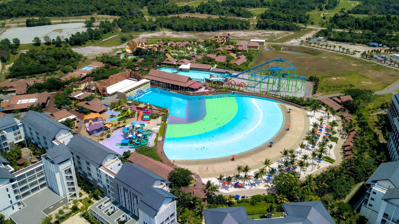 Combo: Adventure Waterpark Desaru Coast + Illusian 3D Art Museum Location