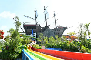 Combo: SplashMania Gamuda Cove + Batu Caves and Kuala Lumpur Countryside Tour