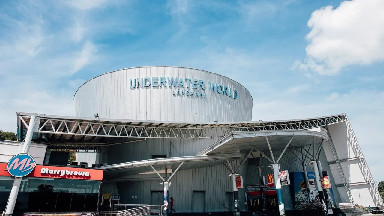 Combo: Under Water World Langkawi + Crocodile Adventure Langkawi