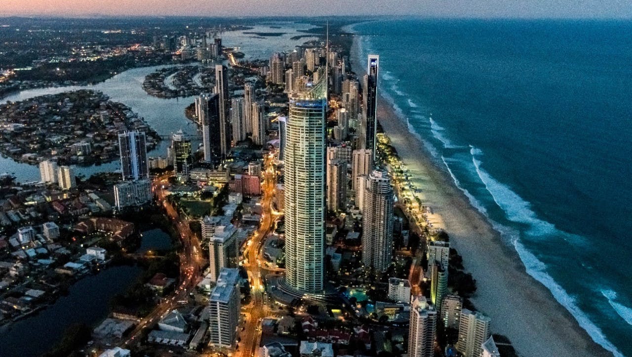 Combo: Currumbin Wildlife Sanctuary + SkyPoint Observation Deck 