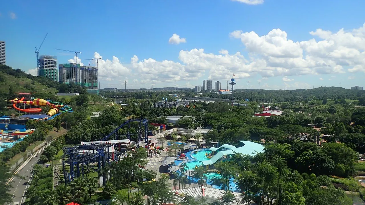 Combo: LEGOLAND Malaysia + Blue Ice Skating Rink @ Paradigm Mall Ticket