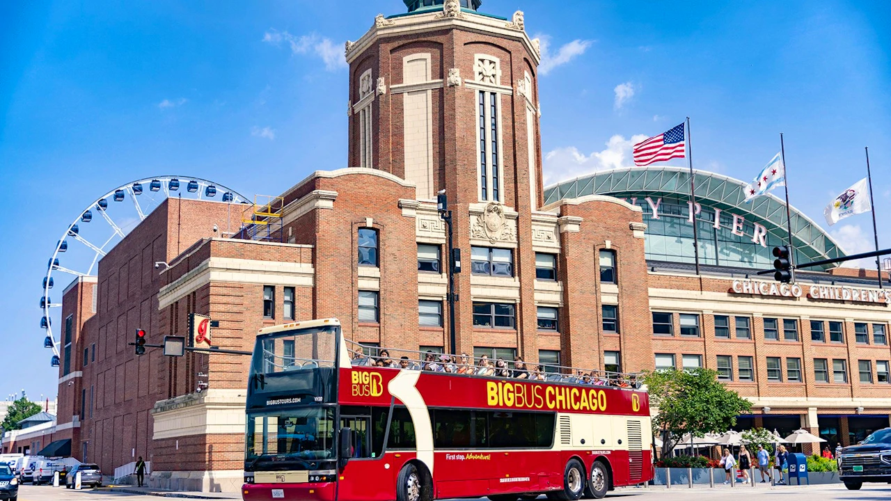 Big Bus Chicago Hop-on Hop-off Bus Tour