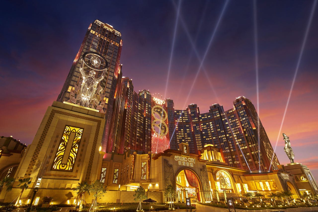 Studio City Macau Golden Reel Ferris Wheel Review