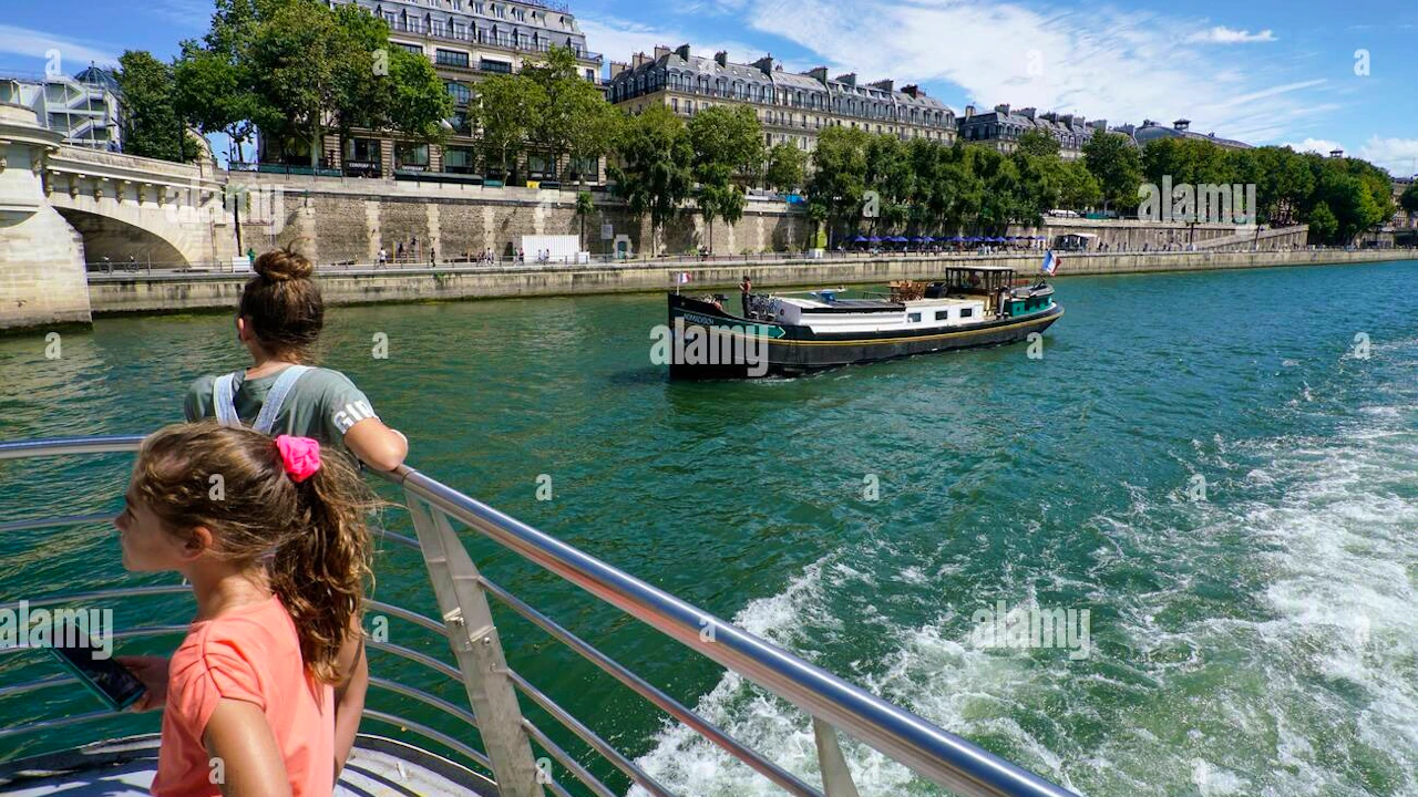 Seine River Sightseeing Cruise by Bateaux Mouches Thrillark