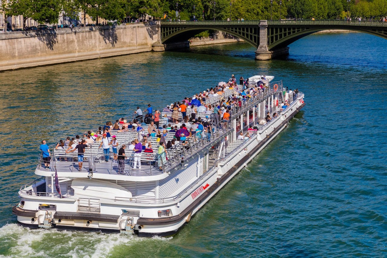 Seine River Sightseeing Cruise by Bateaux Mouches Location