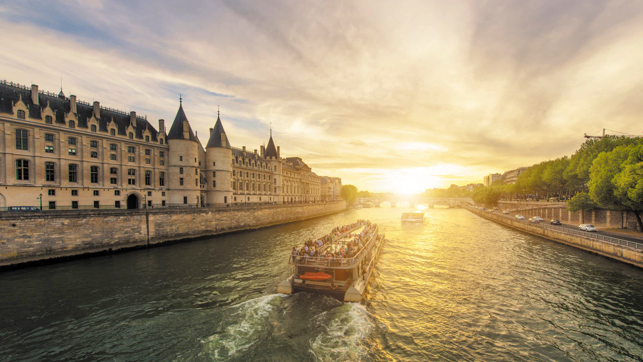 COMBO: Paris Museum Pass + Seine River Sightseeing Cruise by Bateaux Parisiens Review