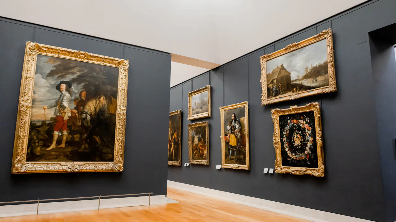 COMBO: Paris Museum Pass + Seine River Sightseeing Cruise by Bateaux Parisiens Ticket