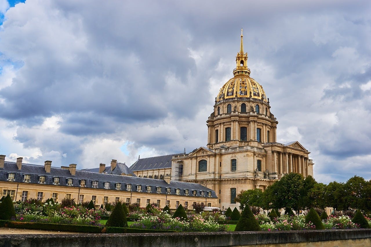 COMBO: Paris Museum Pass + Seine River Sightseeing Cruise by Bateaux Parisiens