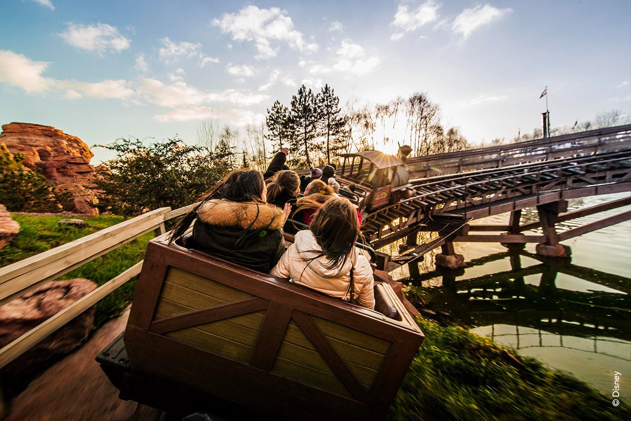 Disneyland Paris Round Trip Transfer from Paris City Centre  Category