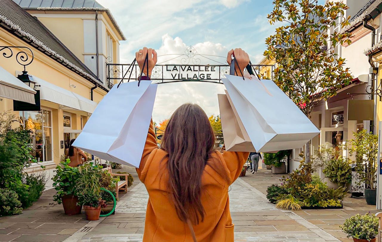 La Vallée Village with Round-Trip Transfers from Paris Ticket